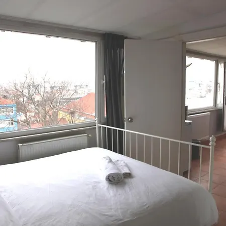 6 Romantic City View Flat With Terrace